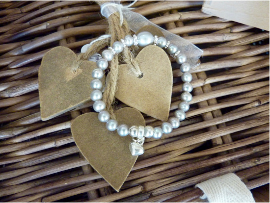Perlen-Armband, grau, mit Silberherzli