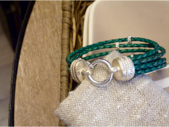 Petrolgrünes Lederarmband 6-reihig