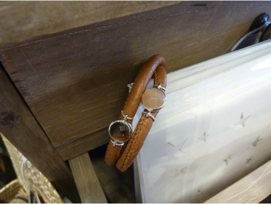Cognac-Armband, Reisig, 2 Edelsteine