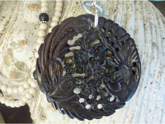Flussquarz-Kette lang mit Holz- und Onyx-Teilen