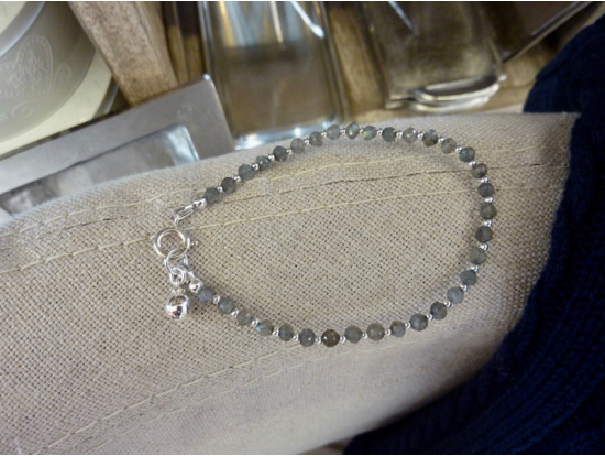 Labradorit-Armband mit Kugel-Anhänger