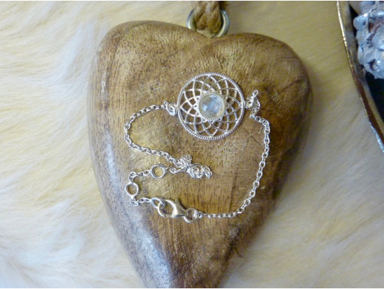 Silber-Armband mit Regenbogen-Mondstein in Silberblume