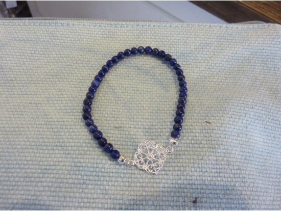 Lapislazuli-Armband 4mm Kugeln, Silberblume