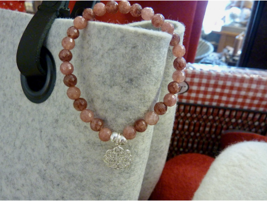 Muskovit-Armband mit Blümchen-Anhänger