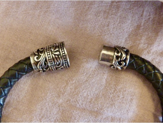 Leder-Armband mit Stahl-Verschluss magnetisch