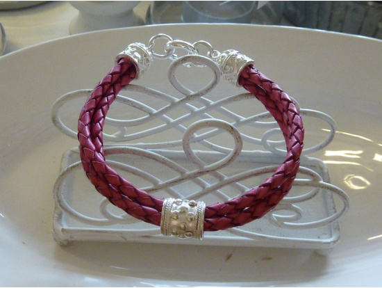 Pinkes Leder-Armband, 3-reihig, 1 Silber-Ring